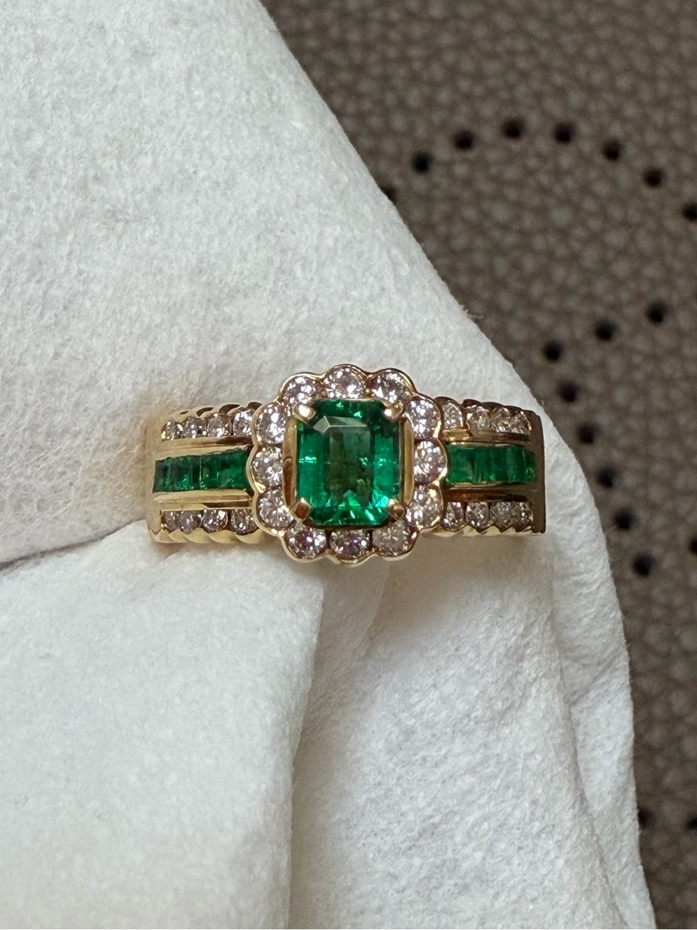 Vintage 18k Emerald and Diamond Ring